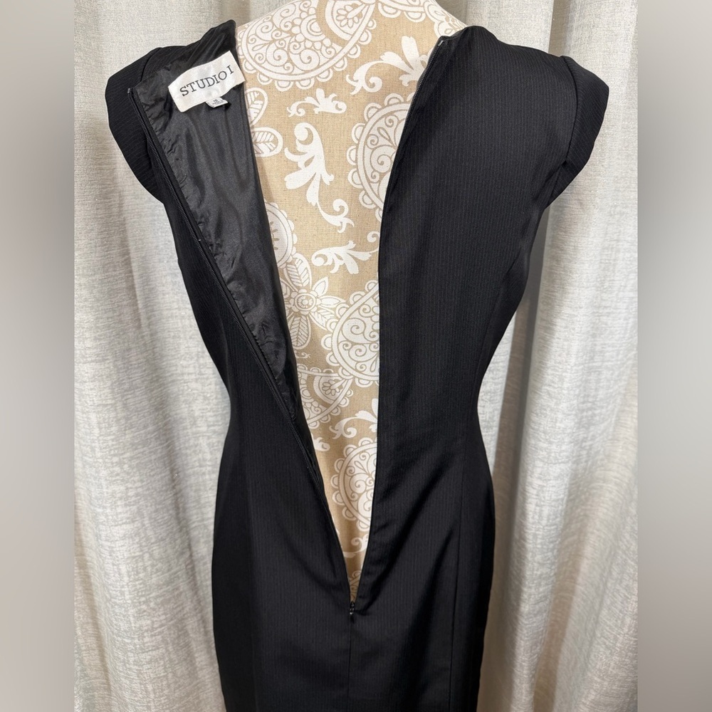 Studio I Elegant Black Midi Dress with Bow Detail - Picture 6 of 11